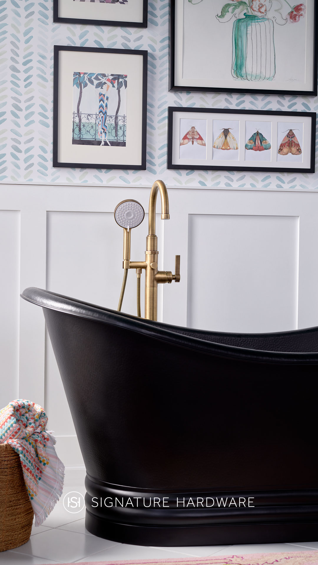 Baththub with Tub Filler
